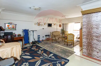 Apartment - 2 Bedrooms - 1 Bathroom for sale in Victor Emanuel Al Thaleth St. - Smouha - Hay Sharq - Alexandria