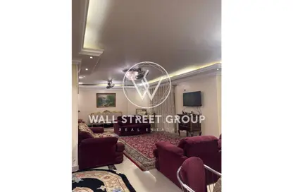 Apartment - 3 Bedrooms - 2 Bathrooms for sale in Dr Mohammed Al Nabawi Al Mohandes St. - Al Hadiqah Al Dawliyah - 7th District - Nasr City - Cairo