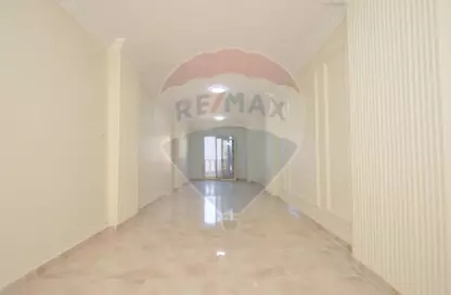 Apartment - 4 Bedrooms - 2 Bathrooms for sale in Luxor St. - Cleopatra - Hay Sharq - Alexandria