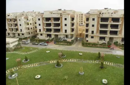 Apartment - 3 Bedrooms - 3 Bathrooms for sale in Gamal Abdel-Nasser Axis - 6 October City - Giza