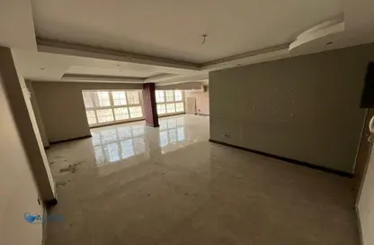 Apartment - 2 Bedrooms - 1 Bathroom for sale in Fareek Awal Ali Amer St. - 6th Zone - Nasr City - Cairo