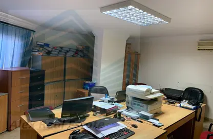 Office Space - Studio - 4 Bathrooms for rent in Smouha Square - Smouha - Hay Sharq - Alexandria