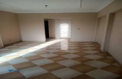 Apartment - 3 Bedrooms - 1 Bathroom for sale in Street 4 - District 4 - The 5th Settlement - New Cairo City - Cairo