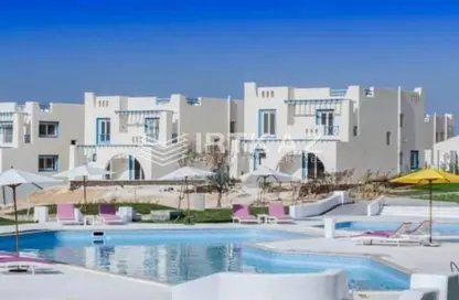 Chalet - 2 Bedrooms - 2 Bathrooms for sale in Sea View - Ras Al Hekma - North Coast