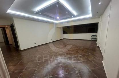 Apartment - 3 Bedrooms - 2 Bathrooms for sale in Cornish El Nile St. - Maadi - Hay El Maadi - Cairo