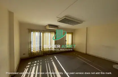 Office Space - Studio - 2 Bathrooms for rent in Nasr St. - Hay El Maadi - Cairo