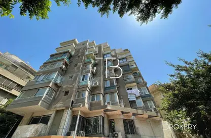 Apartment - 3 Bedrooms - 3 Bathrooms for sale in Garden City - Cairo