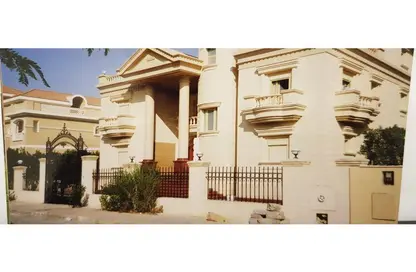 Villa - 7 Bedrooms - 7 Bathrooms for sale in Mena Garden City - Al Motamayez District - 6 October City - Giza