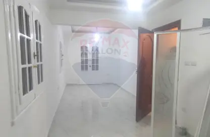 Apartment - 2 Bedrooms - 1 Bathroom for sale in Mahmoud Al Essawy St. - Miami - Hay Awal El Montazah - Alexandria