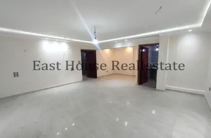 Apartment - 3 Bedrooms - 2 Bathrooms for rent in Ganoob El Acadimia - New Cairo City - Cairo