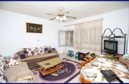 Apartment - 2 Bedrooms - 1 Bathroom for rent in Corniche Al Maamoura - Al Maamoura - Hay Than El Montazah - Alexandria