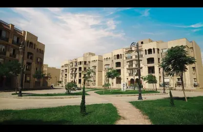 Apartment - 3 Bedrooms - 3 Bathrooms for sale in Rock Vera - 5th Settlement Compounds - The 5th Settlement - New Cairo City - Cairo