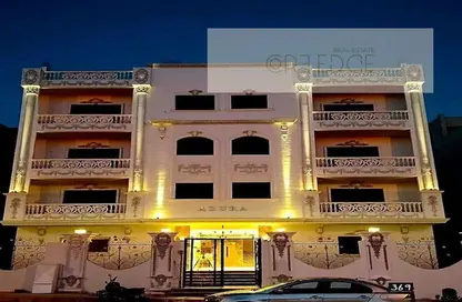 Apartment - 3 Bedrooms - 3 Bathrooms for sale in Beverly Hills Road - 17th District - Sheikh Zayed City - Giza