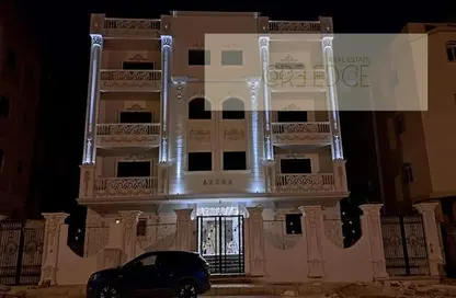 Apartment - 3 Bedrooms - 3 Bathrooms for sale in Beverly Hills Road - 17th District - Sheikh Zayed City - Giza