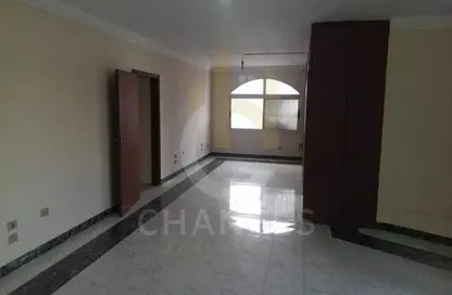Apartment - 4 Bedrooms - 2 Bathrooms for sale in Street 256 - Maadi - Hay El Maadi - Cairo