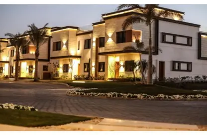 Townhouse - 6 Bedrooms - 6 Bathrooms for sale in Azzar - 5th Settlement Compounds - The 5th Settlement - New Cairo City - Cairo