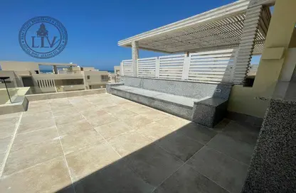 Chalet - 4 Bedrooms - 5 Bathrooms for sale in Hacienda White - Sidi Abdel Rahman - North Coast