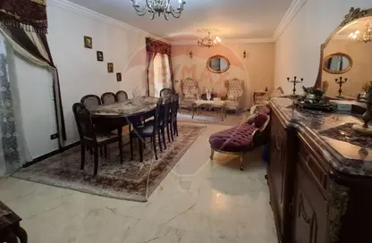 Apartment - 3 Bedrooms - 2 Bathrooms for sale in Abdelrahman Shokry St. - Bolkly - Hay Sharq - Alexandria