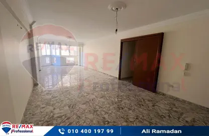 Apartment - 3 Bedrooms - 2 Bathrooms for rent in El Riada School St. - Smouha - Hay Sharq - Alexandria