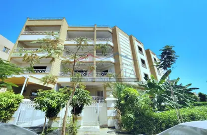 Apartment - 3 Bedrooms - 3 Bathrooms for sale in 3rd Neighborhood - 1st Area - Shorouk City - Cairo