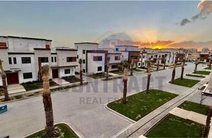 Townhouse - 4 Bedrooms - 5 Bathrooms for sale in Azzar 2 - 5th Settlement Compounds - The 5th Settlement - New Cairo City - Cairo