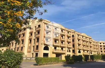 Apartment - 3 Bedrooms - 2 Bathrooms for sale in Mohamed Naguib Axis - Abou El Houl - New Cairo City - Cairo