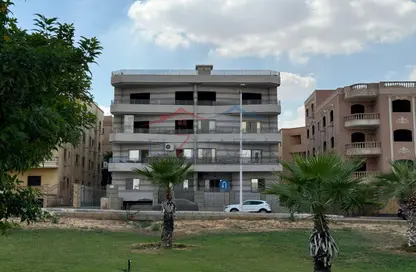 Apartment - 3 Bedrooms - 3 Bathrooms for sale in 1st Area - Shorouk City - Cairo