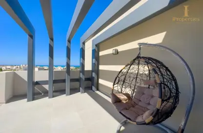 Chalet - 2 Bedrooms - 2 Bathrooms for sale in Seashore - Ras Al Hekma - North Coast