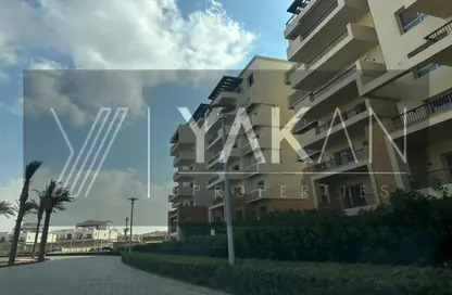 Apartment - 3 Bedrooms - 4 Bathrooms for sale in Uptown Cairo - Mokattam - Cairo