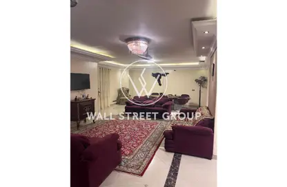 Apartment - 3 Bedrooms - 2 Bathrooms for sale in Dr Mohammed Al Nabawi Al Mohandes St. - Al Hadiqah Al Dawliyah - 7th District - Nasr City - Cairo