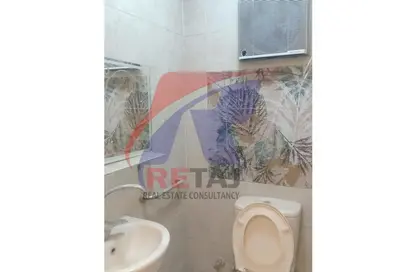 Apartment - 3 Bedrooms - 2 Bathrooms for sale in Al Nasr Road - 1st Zone - Nasr City - Cairo