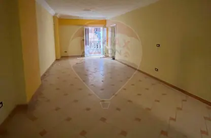 Apartment - 3 Bedrooms - 2 Bathrooms for sale in Zou Al Fekar St. - Janaklees - Hay Sharq - Alexandria