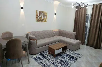 Apartment - 3 Bedrooms - 2 Bathrooms for rent in El Koronfel - The 5th Settlement - New Cairo City - Cairo