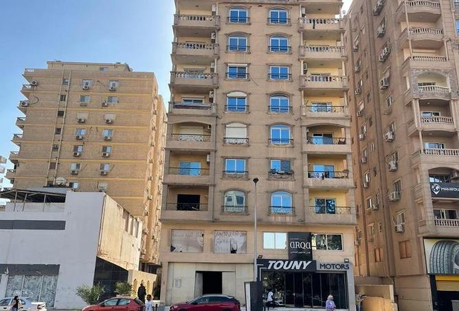 Show Room - Studio for sale in Wadi Al Nile St. - Mohandessin - Giza