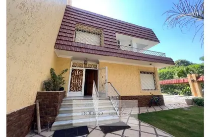 Villa - 6 Bedrooms - 4 Bathrooms for sale in Sarayat Al Maadi - Hay El Maadi - Cairo