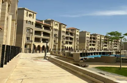 Apartment - 3 Bedrooms - 3 Bathrooms for sale in Rock Vera - 5th Settlement Compounds - The 5th Settlement - New Cairo City - Cairo