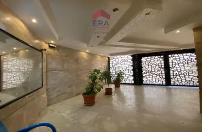 Apartment - 3 Bedrooms - 2 Bathrooms for sale in Souk Zahraa Al Maadi St. - Zahraa El Maadi - Hay El Maadi - Cairo