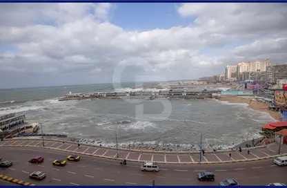 Apartment - 2 Bedrooms - 2 Bathrooms for sale in Al Geish Road - Glim - Hay Sharq - Alexandria