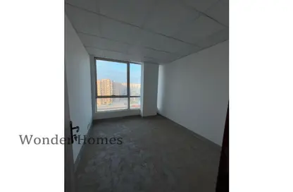 Clinic - Studio - 1 Bathroom for sale in Zahraa Al Maadi Tunnel - Degla - Hay El Maadi - Cairo