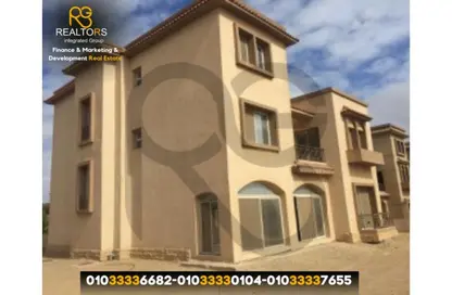 Villa - 5 Bedrooms - 6 Bathrooms for sale in Rayhana Compound - Al Wahat Road - 6 October City - Giza