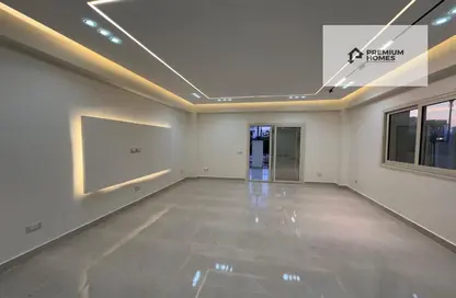 Apartment - 3 Bedrooms - 4 Bathrooms for sale in 3rd District East - Shorouk City - Cairo