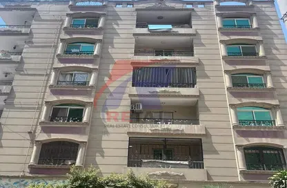 Apartment - 3 Bedrooms - 1 Bathroom for sale in Mohamed Metwally Al Shaarawy St. - 10th Zone - Nasr City - Cairo