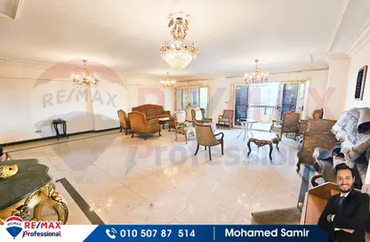 Apartment - 3 Bedrooms - 3 Bathrooms for sale in Al Geish Road - Glim - Hay Sharq - Alexandria