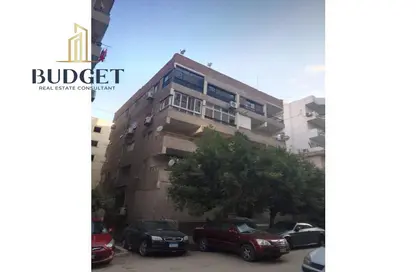 Apartment - 3 Bedrooms - 2 Bathrooms for sale in Ahmed Fakhry St. - 6th Zone - Nasr City - Cairo