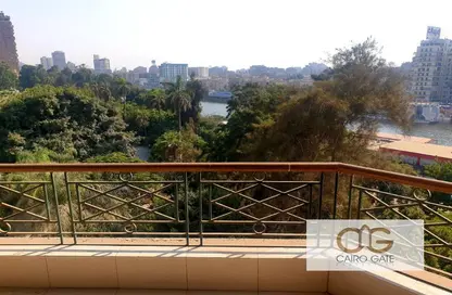 Apartment - 4 Bedrooms - 4 Bathrooms for sale in Al Saleh Ayoub St. - Zamalek - Cairo