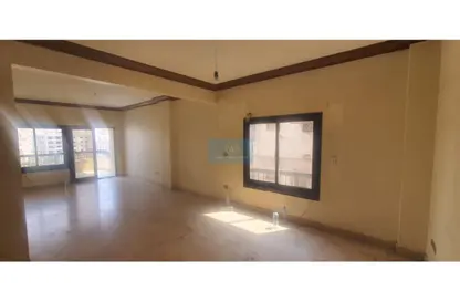 Apartment - 3 Bedrooms - 2 Bathrooms for sale in Dr Hassan Al Sherif St. - 8th Zone - Nasr City - Cairo