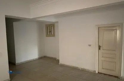 Apartment - 3 Bedrooms - 3 Bathrooms for sale in Area G - Ganoob El Acadimia - New Cairo City - Cairo