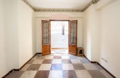 Apartment - 3 Bedrooms - 1 Bathroom for sale in Mahmoud Sedky St. - Sidi Beshr - Hay Awal El Montazah - Alexandria