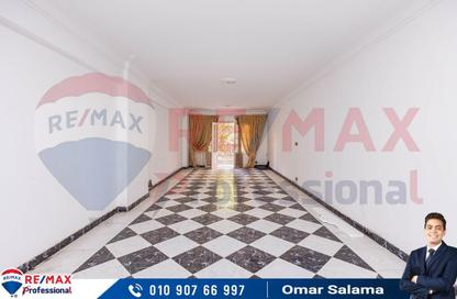 Apartment - 3 Bedrooms - 2 Bathrooms for sale in Dayr Al Rahma St. - Fleming - Hay Sharq - Alexandria