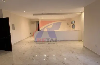 Apartment - 3 Bedrooms - 2 Bathrooms for rent in Area G - Ganoob El Acadimia - New Cairo City - Cairo